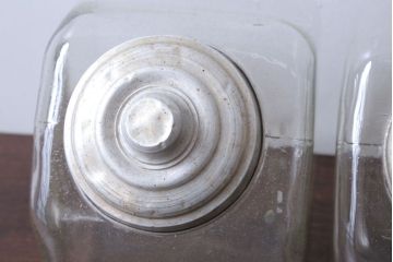 アンティーク雑貨　昭和レトロ　古い駄菓子屋のガラス瓶(ビン)2個セット(2)