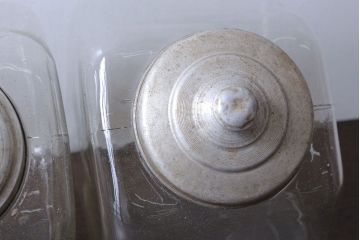 アンティーク雑貨　昭和レトロ　古い駄菓子屋のガラス瓶(ビン)2個セット(2)