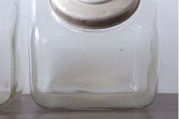 アンティーク雑貨　昭和レトロ　古い駄菓子屋のガラス瓶(ビン)2個セット(2)