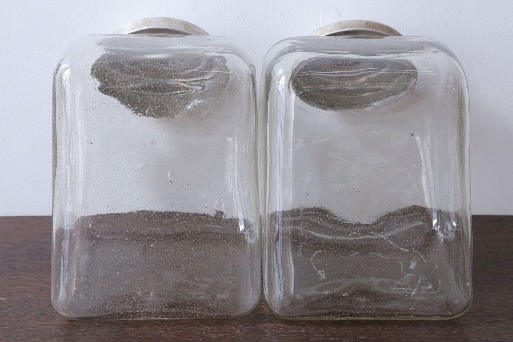 アンティーク雑貨　昭和レトロ　古い駄菓子屋のガラス瓶(ビン)2個セット(2)