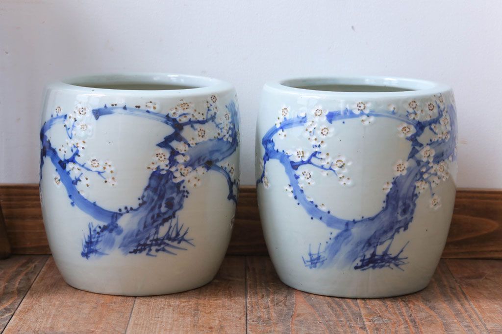 アンティーク雑貨　和製アンティーク　梅の図　小振りな瀬戸火鉢2個セット
