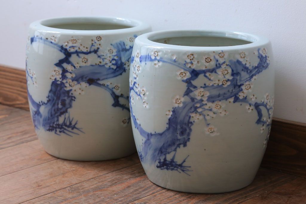アンティーク雑貨　和製アンティーク　梅の図　小振りな瀬戸火鉢2個セット