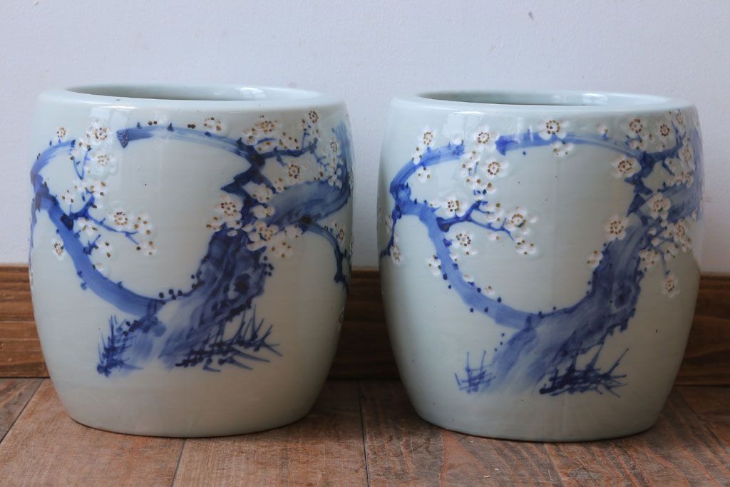 アンティーク雑貨　和製アンティーク　梅の図　小振りな瀬戸火鉢2個セット
