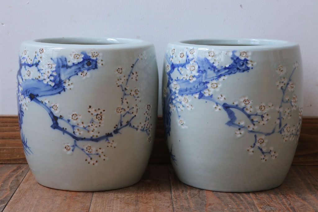 アンティーク雑貨　和製アンティーク　梅の図　小振りな瀬戸火鉢2個セット