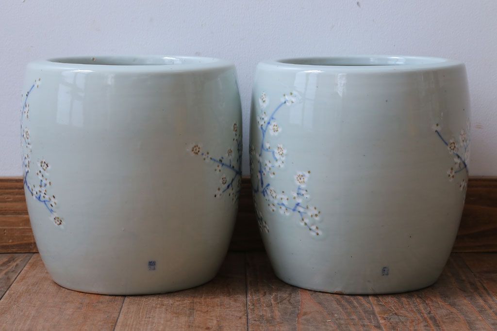 アンティーク雑貨　和製アンティーク　梅の図　小振りな瀬戸火鉢2個セット