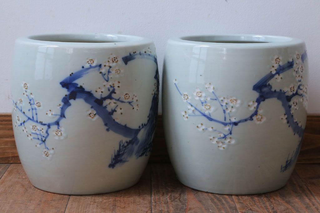 アンティーク雑貨　和製アンティーク　梅の図　小振りな瀬戸火鉢2個セット