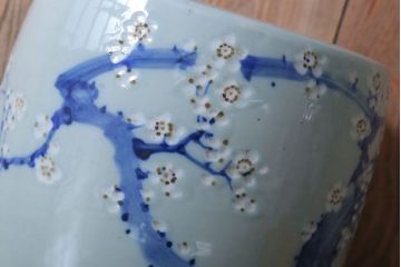 アンティーク雑貨　和製アンティーク　梅の図　小振りな瀬戸火鉢2個セット