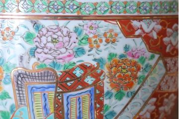 アンティーク雑貨　古民具・骨董　大正〜昭和初期 十錦手火鉢 牡丹(1)