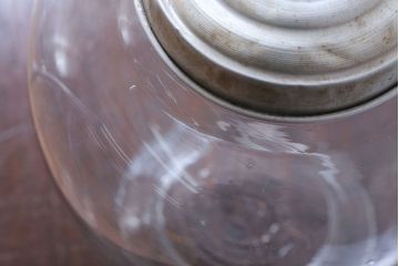 アンティーク雑貨　昭和レトロ　古い駄菓子屋の地球瓶(ビン)(1)