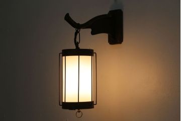 古民具・骨董　大正期　古金具のおしゃれなアンティーク壁掛け照明