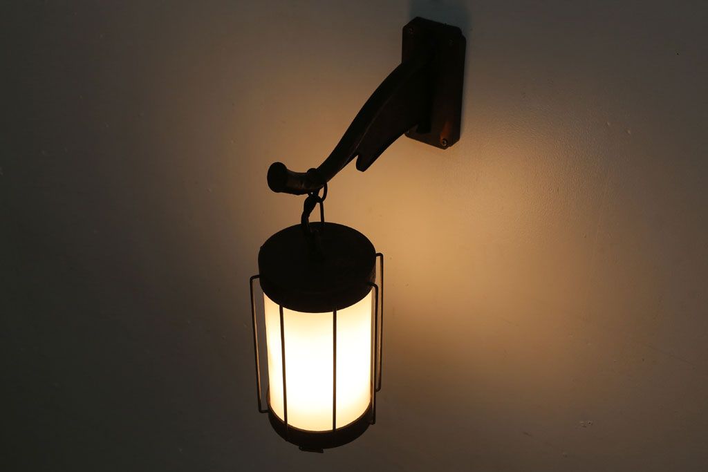 古民具・骨董　大正期　古金具のおしゃれなアンティーク壁掛け照明