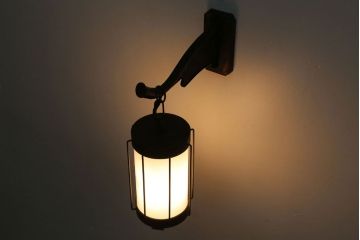 古民具・骨董　大正期　古金具のおしゃれなアンティーク壁掛け照明