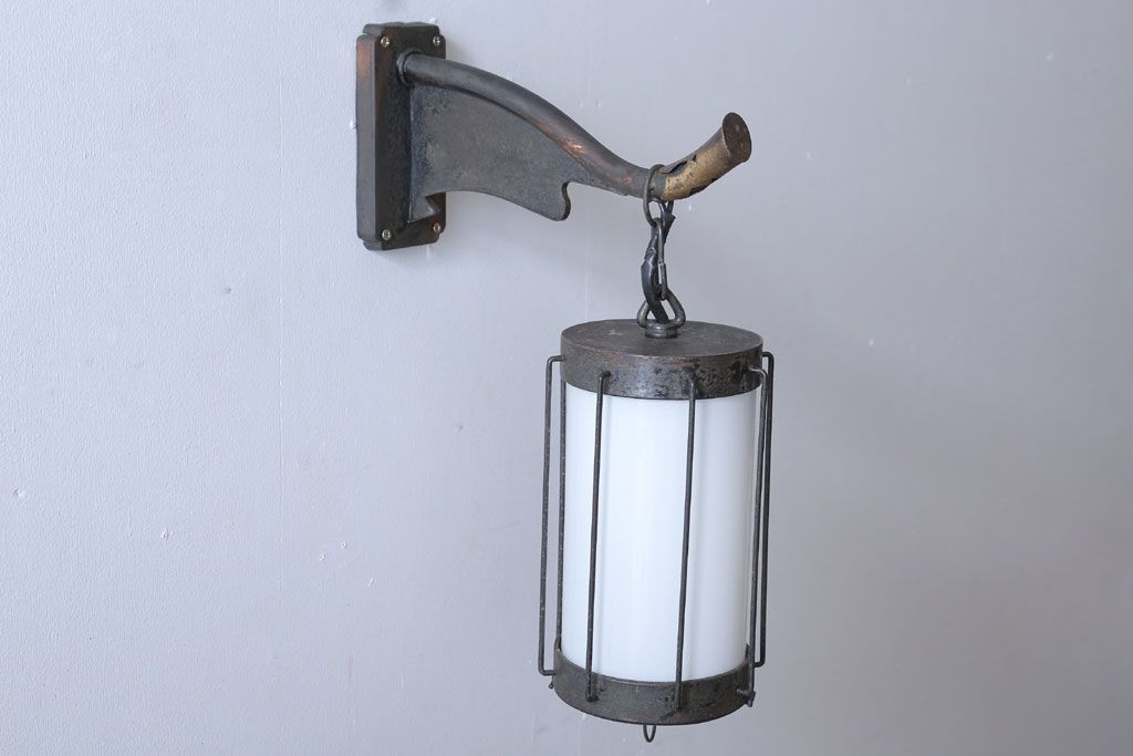 古民具・骨董　大正期　古金具のおしゃれなアンティーク壁掛け照明