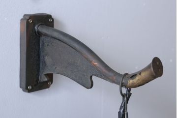 古民具・骨董　大正期　古金具のおしゃれなアンティーク壁掛け照明