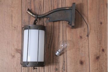 古民具・骨董　大正期　古金具のおしゃれなアンティーク壁掛け照明