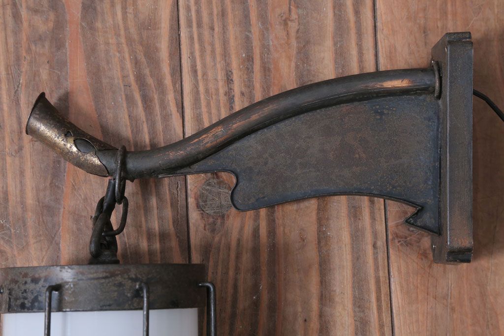 古民具・骨董　大正期　古金具のおしゃれなアンティーク壁掛け照明