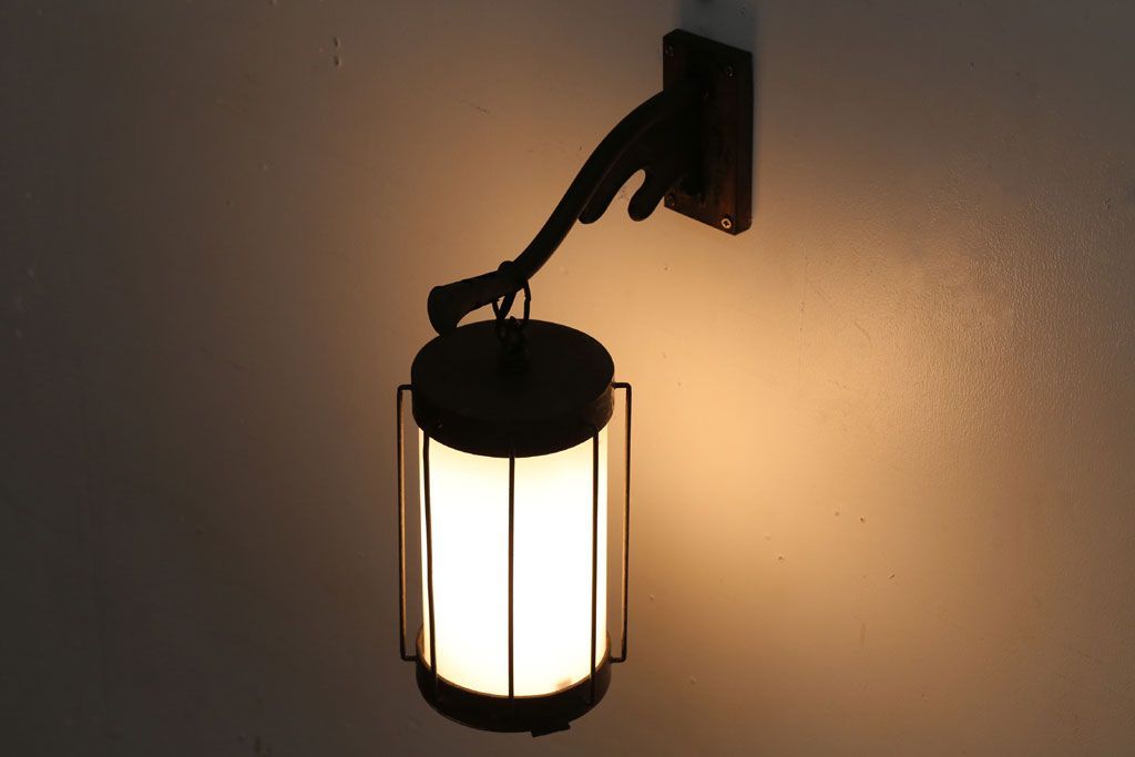 ジャンク品　古民具・骨董　大正期　古金具のおしゃれなアンティーク壁掛け照明(2)