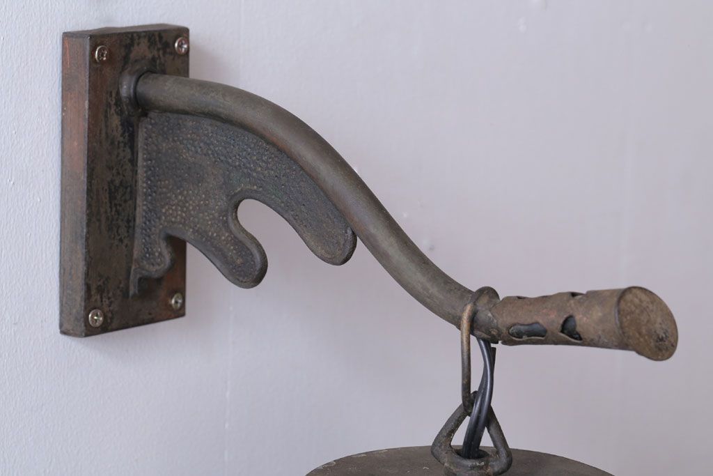 ジャンク品　古民具・骨董　大正期　古金具のおしゃれなアンティーク壁掛け照明(2)