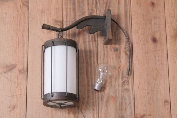 ジャンク品　古民具・骨董　大正期　古金具のおしゃれなアンティーク壁掛け照明(2)