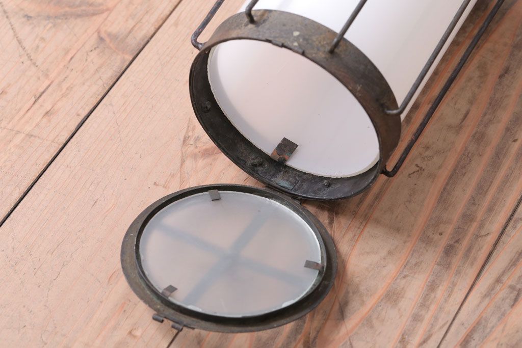 ジャンク品　古民具・骨董　大正期　古金具のおしゃれなアンティーク壁掛け照明(2)