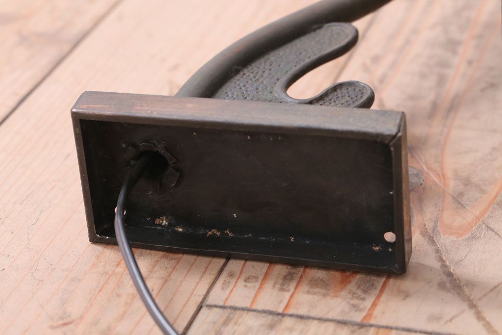 ジャンク品　古民具・骨董　大正期　古金具のおしゃれなアンティーク壁掛け照明(2)