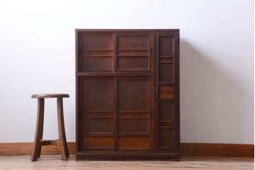 アンティーク家具　和製アンティーク　古い木製の小ぶりな収納棚(下駄箱)