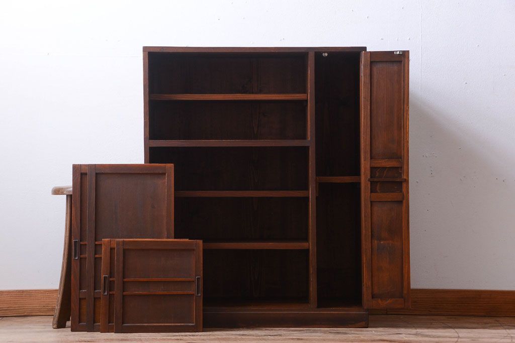 アンティーク家具　和製アンティーク　古い木製の小ぶりな収納棚(下駄箱)