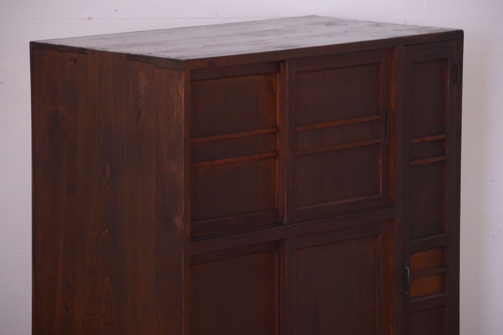 アンティーク家具　和製アンティーク　古い木製の小ぶりな収納棚(下駄箱)