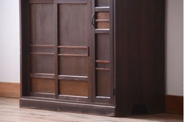 アンティーク家具　和製アンティーク　古い木製の小ぶりな収納棚(下駄箱)