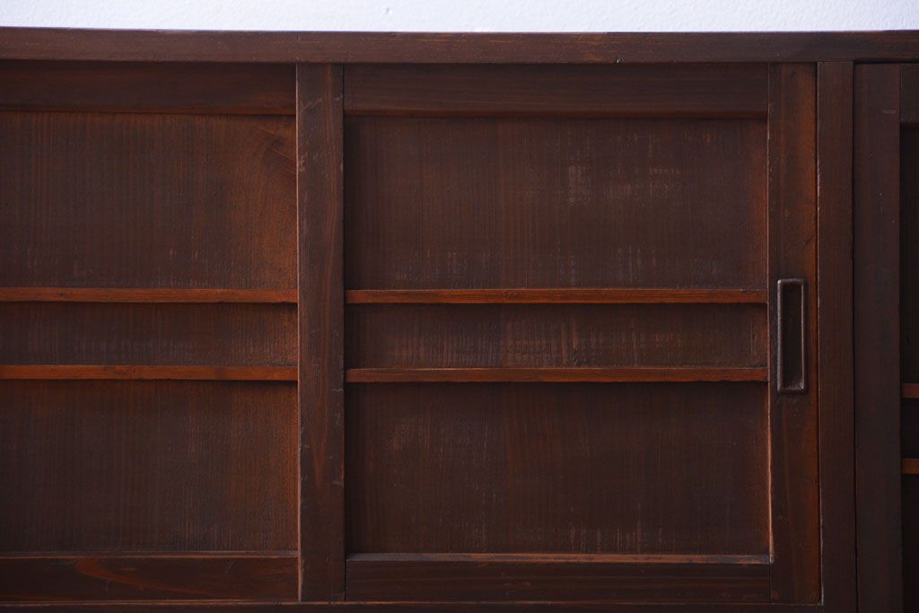 アンティーク家具　和製アンティーク　古い木製の小ぶりな収納棚(下駄箱)