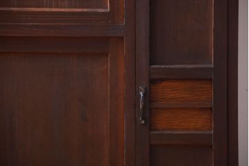 アンティーク家具　和製アンティーク　古い木製の小ぶりな収納棚(下駄箱)