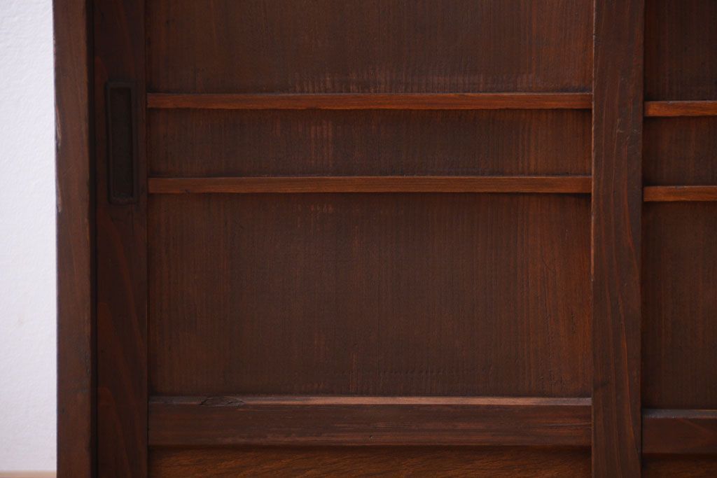 アンティーク家具　和製アンティーク　古い木製の小ぶりな収納棚(下駄箱)