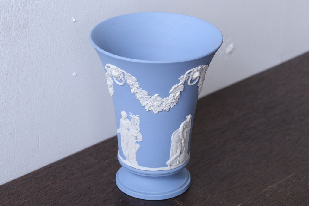 アンティーク雑貨　中古　イギリスWedgwood(ウェッジウッド)　ジャスパー　ペールブルー　花瓶