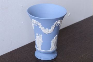アンティーク雑貨　中古　イギリスWedgwood(ウェッジウッド)　ジャスパー　ペールブルー　花瓶