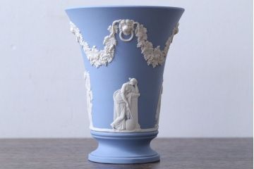 アンティーク雑貨　中古　イギリスWedgwood(ウェッジウッド)　ジャスパー　ペールブルー　花瓶