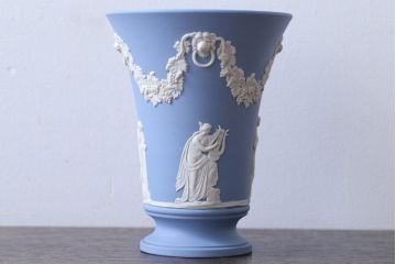 アンティーク雑貨　中古　イギリスWedgwood(ウェッジウッド)　ジャスパー　ペールブルー　花瓶