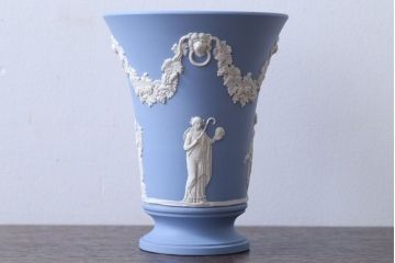 アンティーク雑貨　中古　イギリスWedgwood(ウェッジウッド)　ジャスパー　ペールブルー　花瓶