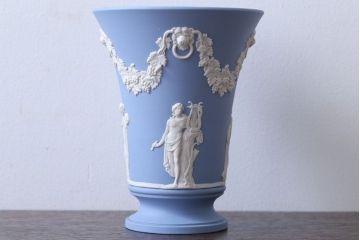 アンティーク雑貨　中古　イギリスWedgwood(ウェッジウッド)　ジャスパー　ペールブルー　花瓶
