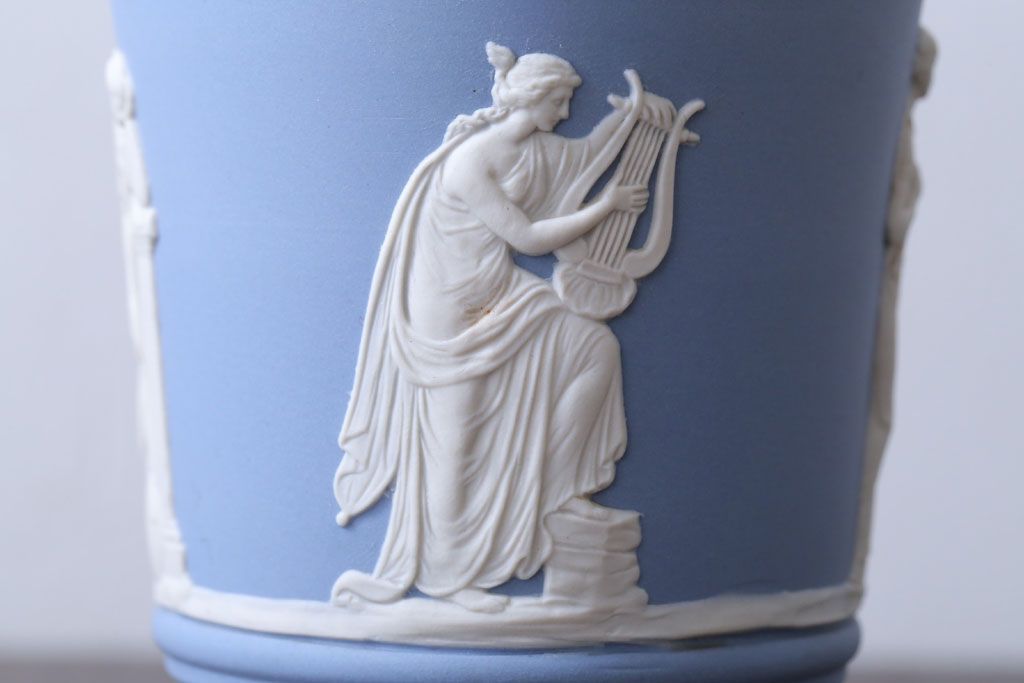 アンティーク雑貨　中古　イギリスWedgwood(ウェッジウッド)　ジャスパー　ペールブルー　花瓶