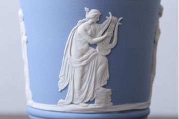 アンティーク雑貨　中古　イギリスWedgwood(ウェッジウッド)　ジャスパー　ペールブルー　花瓶