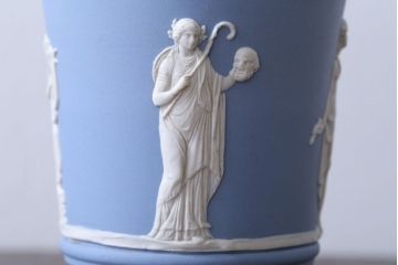 アンティーク雑貨　中古　イギリスWedgwood(ウェッジウッド)　ジャスパー　ペールブルー　花瓶