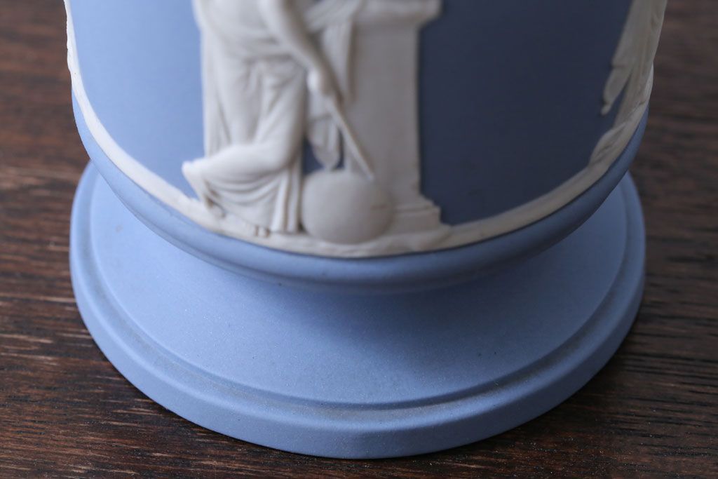 アンティーク雑貨　中古　イギリスWedgwood(ウェッジウッド)　ジャスパー　ペールブルー　花瓶