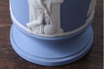 アンティーク雑貨　中古　イギリスWedgwood(ウェッジウッド)　ジャスパー　ペールブルー　花瓶