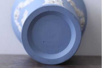 アンティーク雑貨　中古　イギリスWedgwood(ウェッジウッド)　ジャスパー　ペールブルー　花瓶