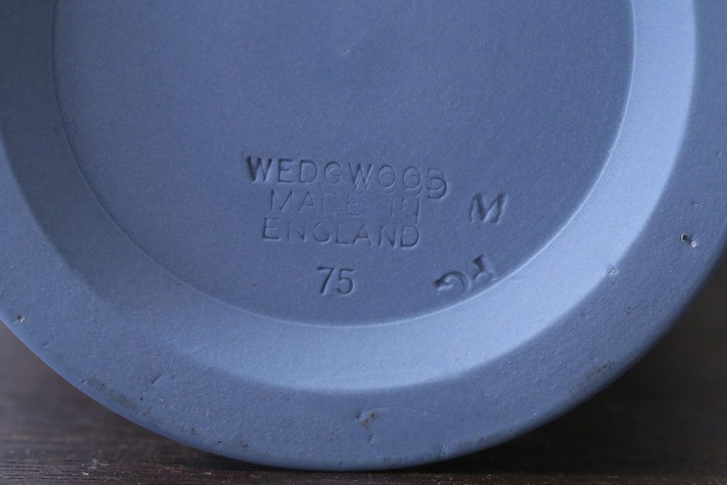 アンティーク雑貨　中古　イギリスWedgwood(ウェッジウッド)　ジャスパー　ペールブルー　花瓶
