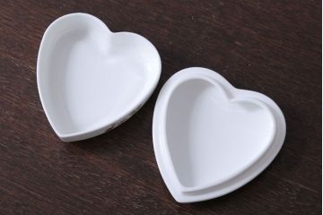 アンティーク雑貨　中古　イギリスWedgwood(ウェッジウッド)　ワイルドストロベリー　ハート型小物入れ