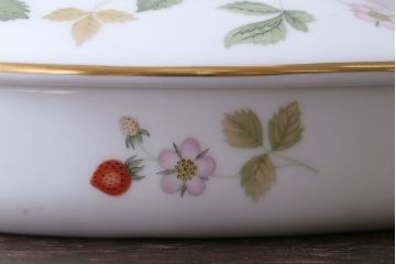 アンティーク雑貨　中古　イギリスWedgwood(ウェッジウッド)　ワイルドストロベリー　ハート型小物入れ