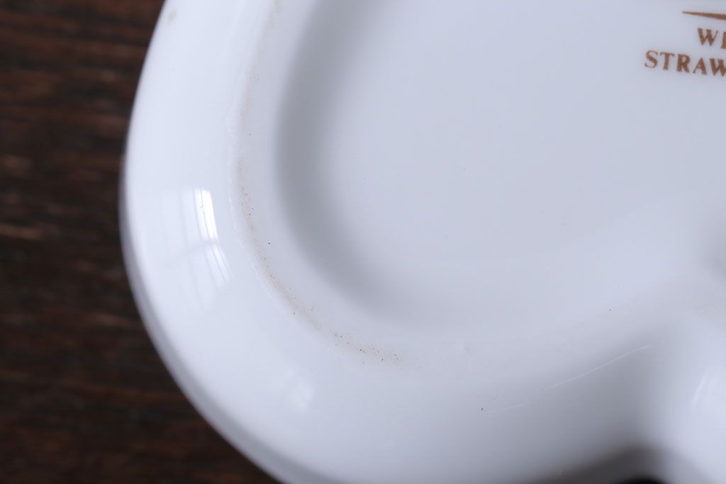 アンティーク雑貨　中古　イギリスWedgwood(ウェッジウッド)　ワイルドストロベリー　ハート型小物入れ