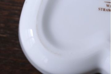 アンティーク雑貨　中古　イギリスWedgwood(ウェッジウッド)　ワイルドストロベリー　ハート型小物入れ