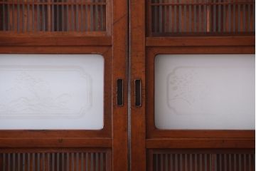 古民具・骨董　裏障子付き!デザインガラス帯のアンティーク格子戸4枚セット(2)